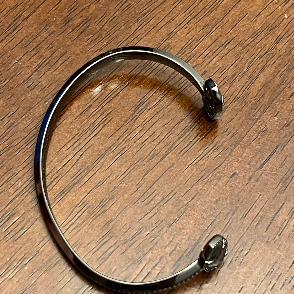 Kendra Scott Elton Cuff - Picture 6 of 8